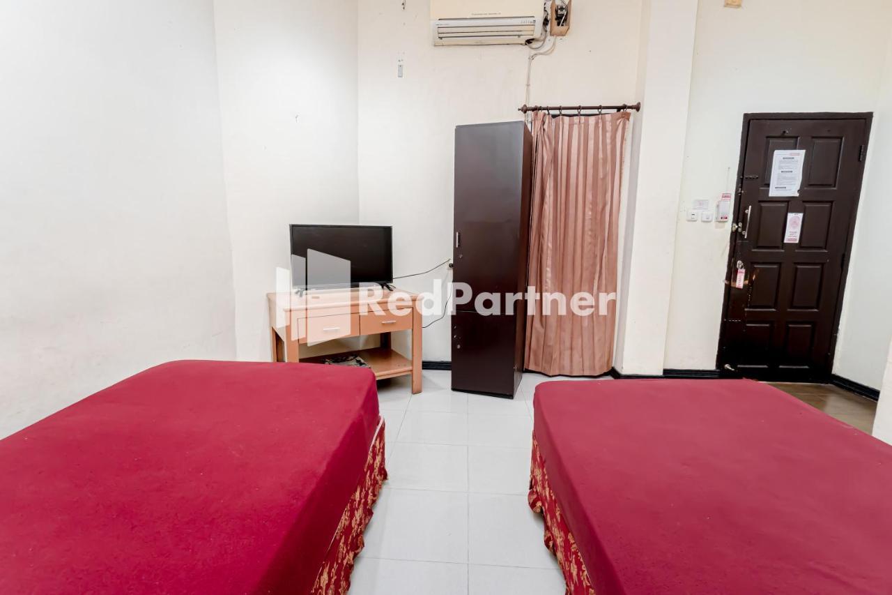 Cherry Pink Hotel Medan Mitra Reddoorz エクステリア 写真