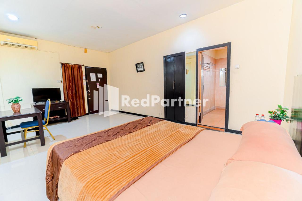 Cherry Pink Hotel Medan Mitra Reddoorz エクステリア 写真