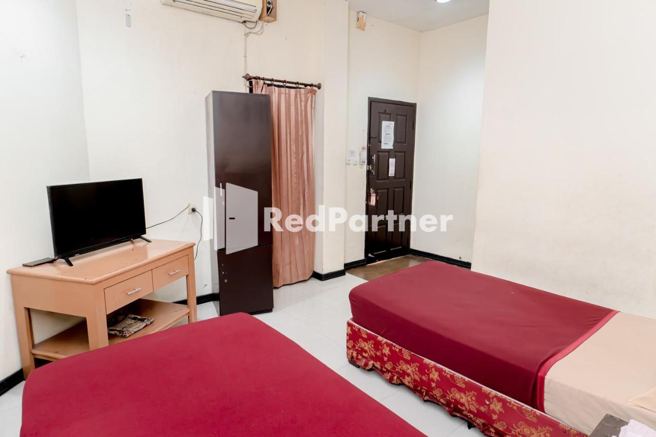 Cherry Pink Hotel Medan Mitra Reddoorz エクステリア 写真