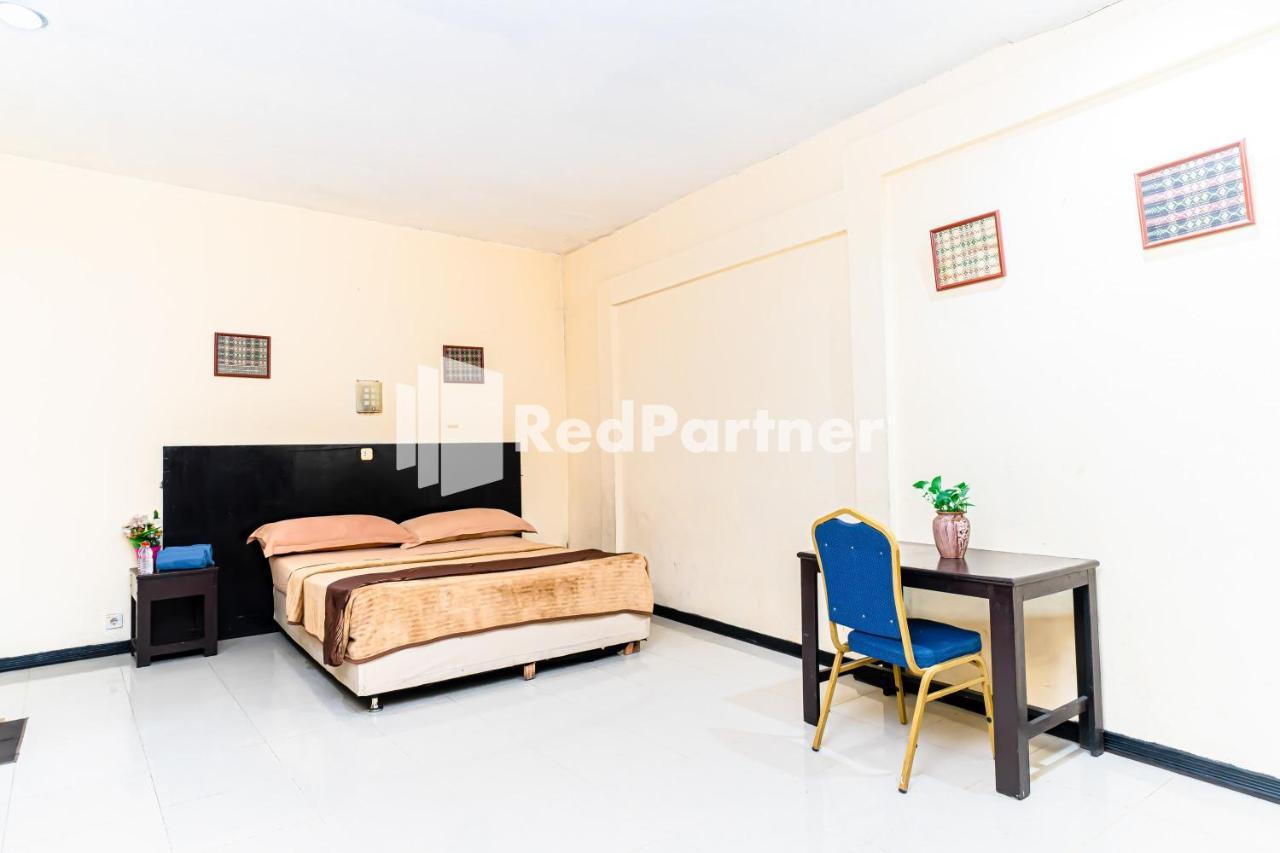 Cherry Pink Hotel Medan Mitra Reddoorz エクステリア 写真