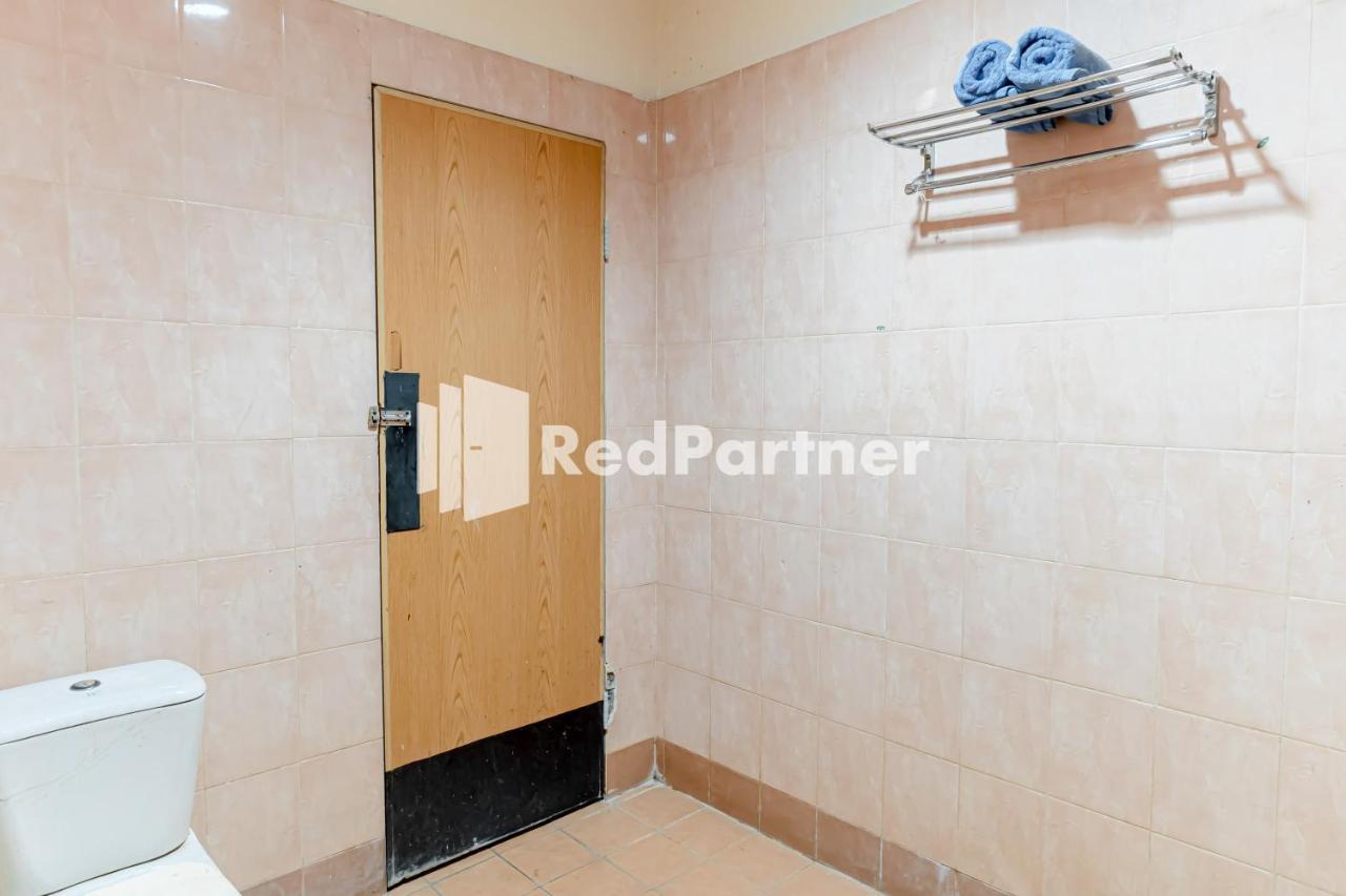 Cherry Pink Hotel Medan Mitra Reddoorz エクステリア 写真